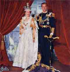 الصورة الرسمية لملكة بريطانيا وزوجها التي تم توزيعها اثناء زيارتهما لعدن لقضاء شهر العسل 