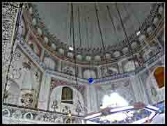 مسجد العيدروس من الداخل 